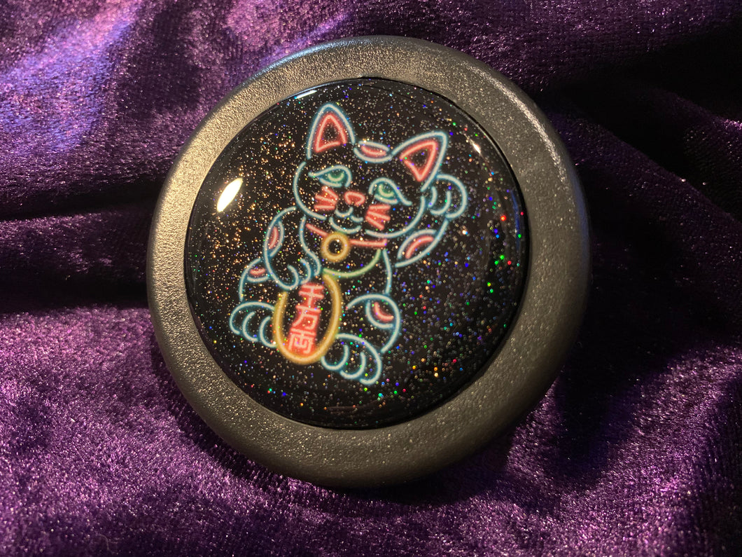 Maneki Neko Cat Glitter Horn Button