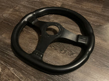 Load image into Gallery viewer, Luciano Maestri Brio 345mm D-Shape Black Leather Wheel
