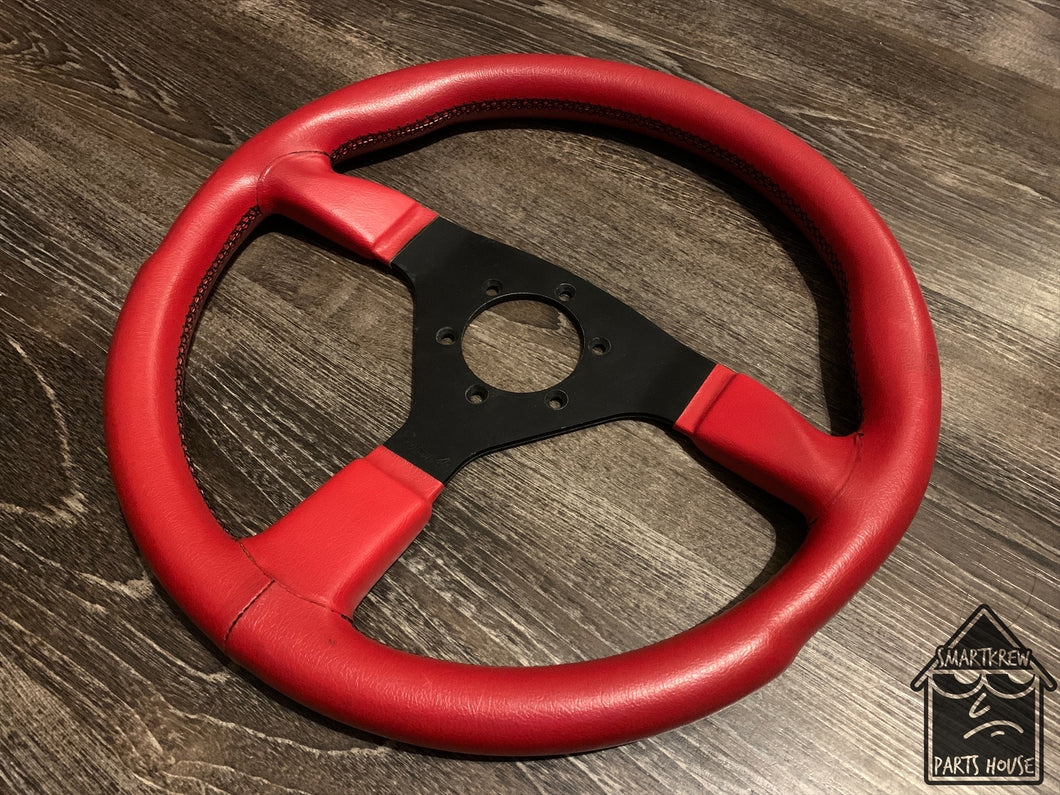 Comodo 345mm Red Leather Wheel