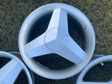 Load image into Gallery viewer, Unknown Manufacturer 17” Wheel Set
