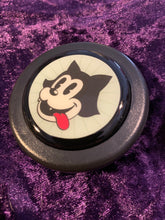 Load image into Gallery viewer, Handmade Retro Cat Horn Button
