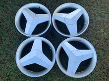 Load image into Gallery viewer, Unknown Manufacturer 17” Wheel Set
