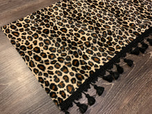 Load image into Gallery viewer, Leopard Faux Fur With Black Tassel
