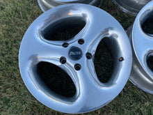 Load image into Gallery viewer, Pacer 16” Wheel Set
